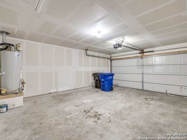 Listing photo id 23 for 2807 Sunset
