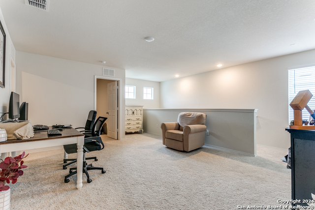 Listing photo id 10 for 6231 Fieldrun