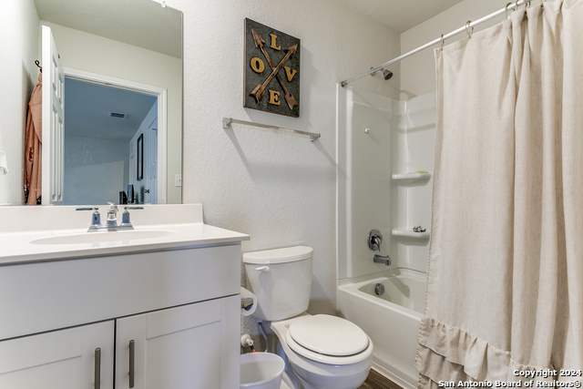 Listing photo id 20 for 6231 Fieldrun