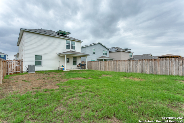 Listing photo id 22 for 6231 Fieldrun