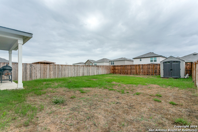 Listing photo id 23 for 6231 Fieldrun