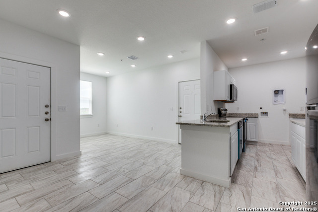 Image 5 of 10 For 5415 Ingram Rd  1201