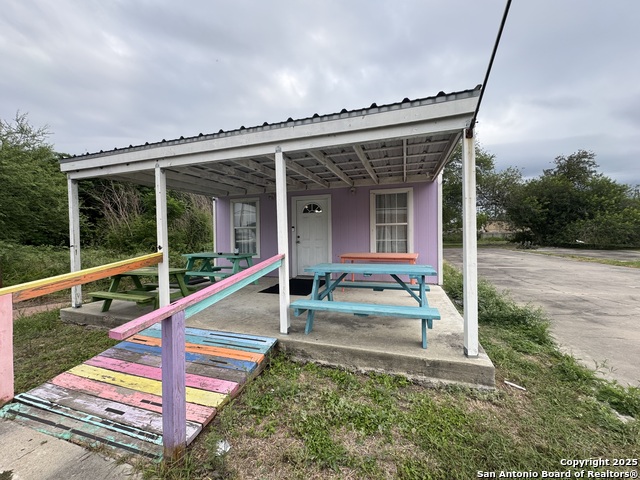 Details for 116 E Main St, Bishop, TX 78343