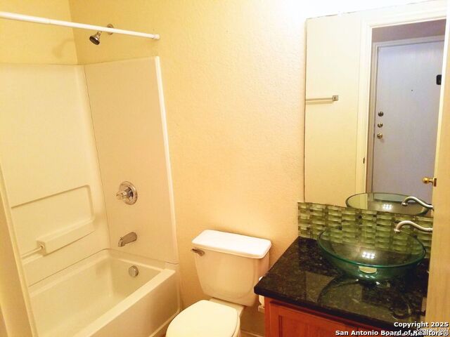 Image 10 of 13 For 131 Shadbush St
