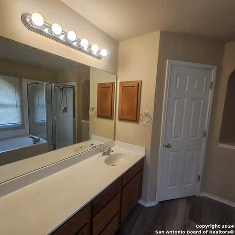 Image 3 of 22 For 4007 Dunn Oak Dr