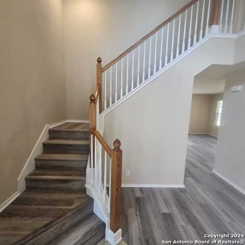 Image 4 of 22 For 4007 Dunn Oak Dr