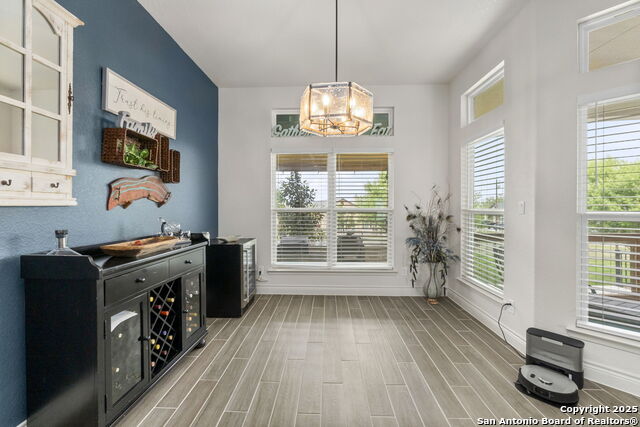 Listing photo id 10 for 177 Glenvalley Circle