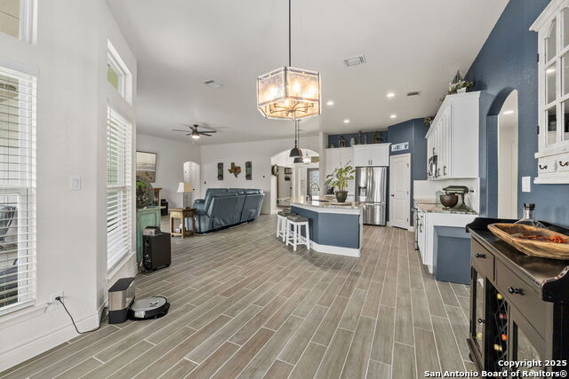 Listing photo id 11 for 177 Glenvalley Circle