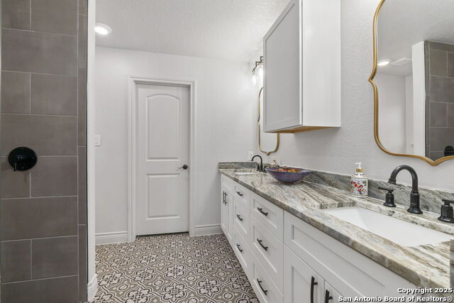 Listing photo id 23 for 177 Glenvalley Circle
