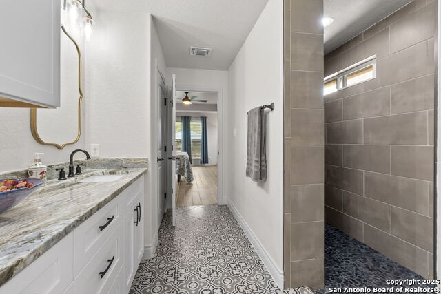 Listing photo id 24 for 177 Glenvalley Circle