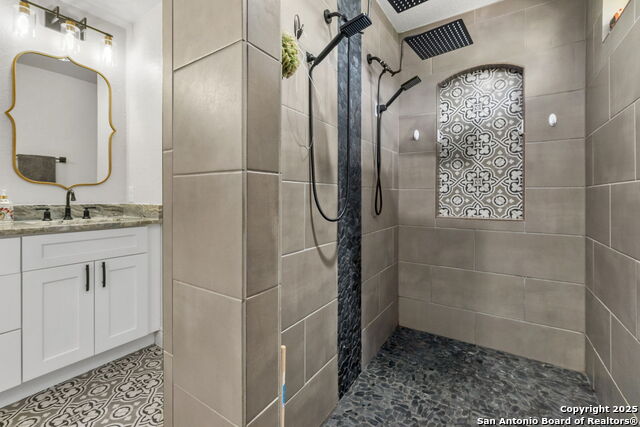 Listing photo id 25 for 177 Glenvalley Circle