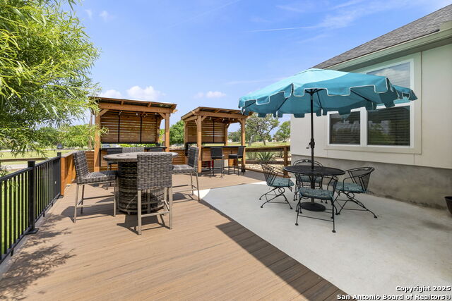 Listing photo id 27 for 177 Glenvalley Circle