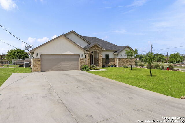 Listing photo id 1 for 177 Glenvalley Circle