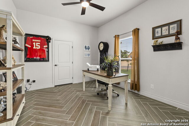 Listing photo id 3 for 177 Glenvalley Circle