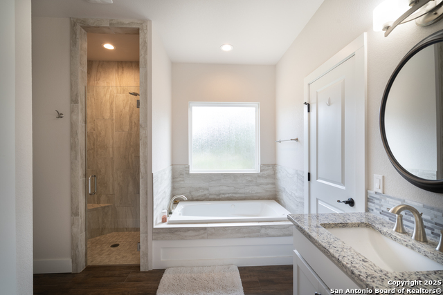 Image 11 of 27 For 1587 Lakeshore Dr