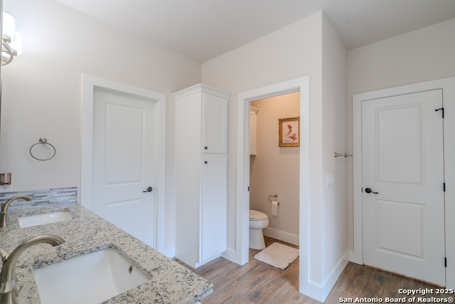 Image 13 of 27 For 1587 Lakeshore Dr