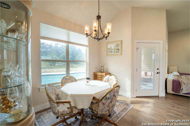 Image 14 of 27 For 1587 Lakeshore Dr