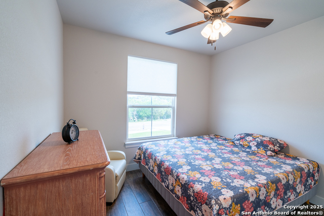 Image 15 of 27 For 1587 Lakeshore Dr