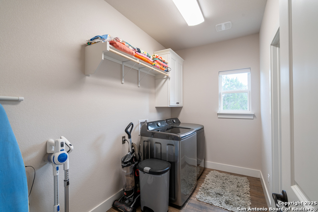 Image 18 of 27 For 1587 Lakeshore Dr