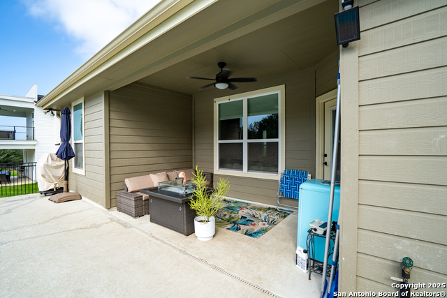 Image 20 of 27 For 1587 Lakeshore Dr