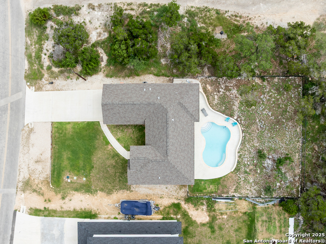 Image 26 of 27 For 1587 Lakeshore Dr