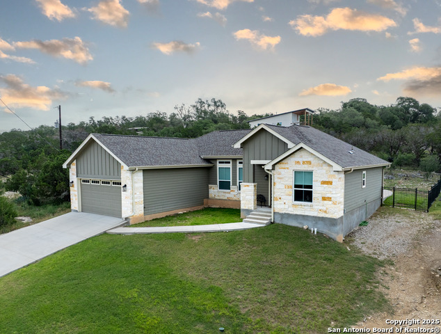 Image 3 of 27 For 1587 Lakeshore Dr