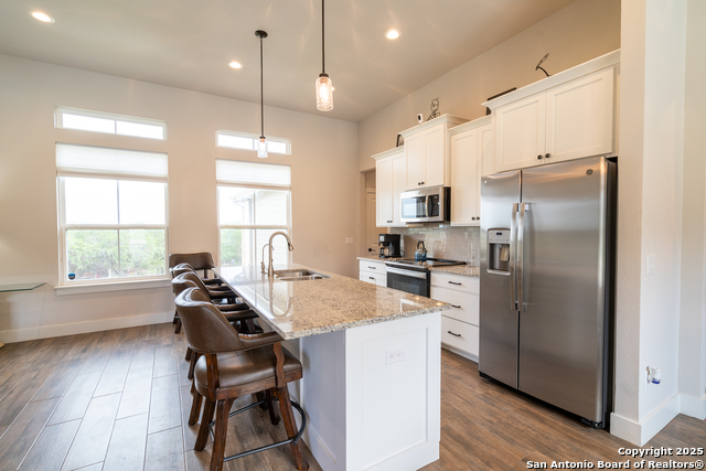 Image 5 of 27 For 1587 Lakeshore Dr