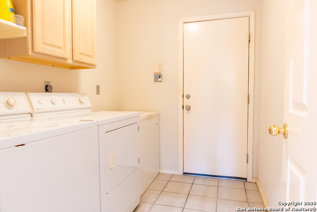 Image 11 of 25 For 17410 Canyon Breeze