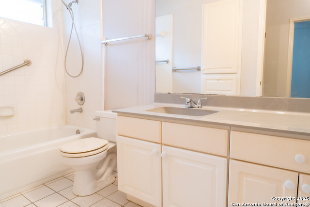 Image 21 of 25 For 17410 Canyon Breeze