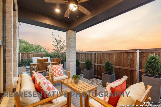 Listing photo id 27 for 12217 Moon Pool
