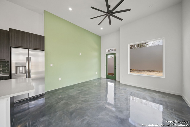 Image 10 of 47 For 118 Stratford Ct