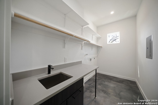 Image 17 of 47 For 118 Stratford Ct