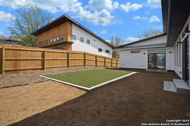 Image 30 of 47 For 118 Stratford Ct