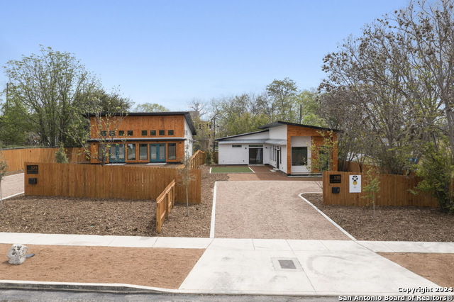 Image 44 of 47 For 118 Stratford Ct