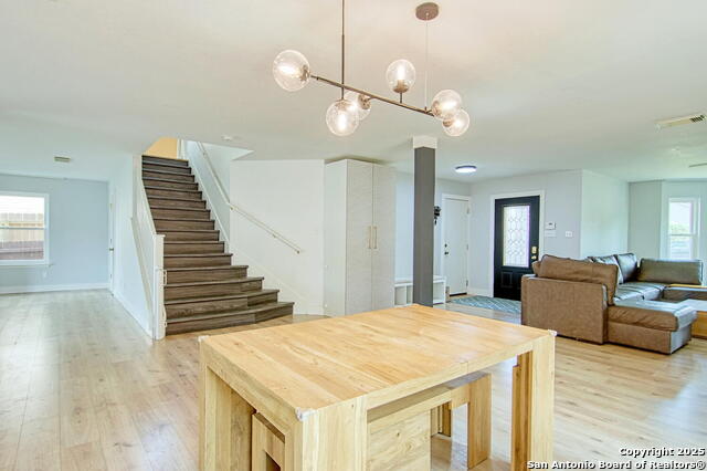 Image 11 of 45 For 112 Springtree Hollow