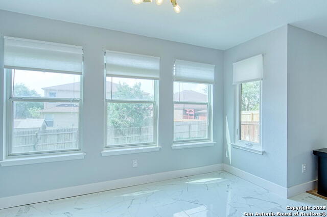 Image 15 of 45 For 112 Springtree Hollow