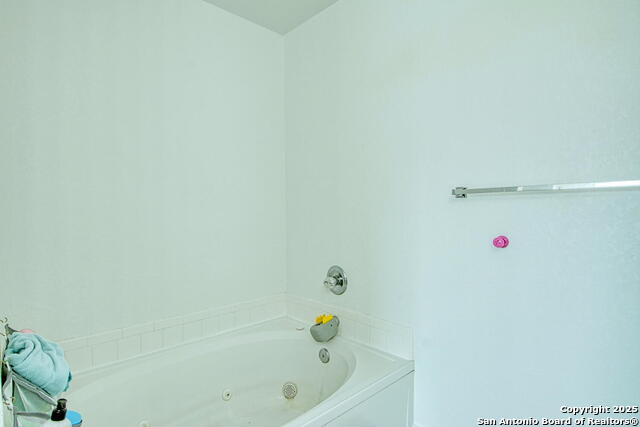Image 37 of 45 For 112 Springtree Hollow