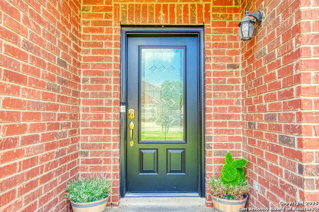 Image 4 of 45 For 112 Springtree Hollow