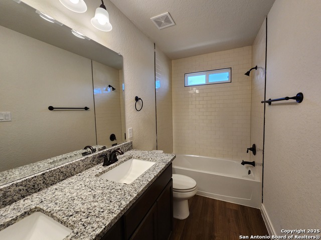 Listing photo id 10 for 326 Untermaier