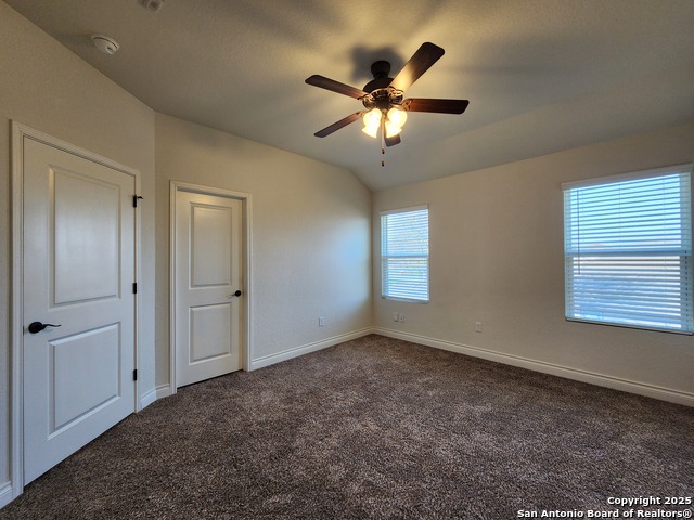 Listing photo id 13 for 326 Untermaier