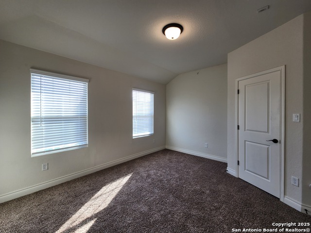 Listing photo id 15 for 326 Untermaier