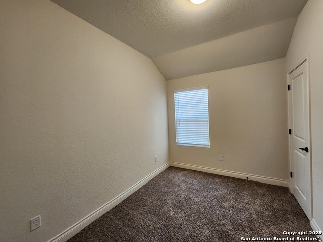 Listing photo id 19 for 326 Untermaier