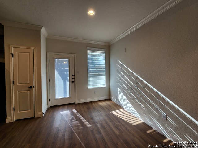 Listing photo id 5 for 326 Untermaier