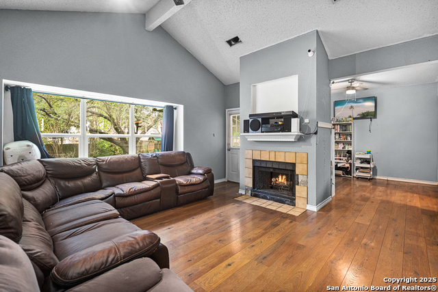 Image 4 of 18 For 15017 Baycliff