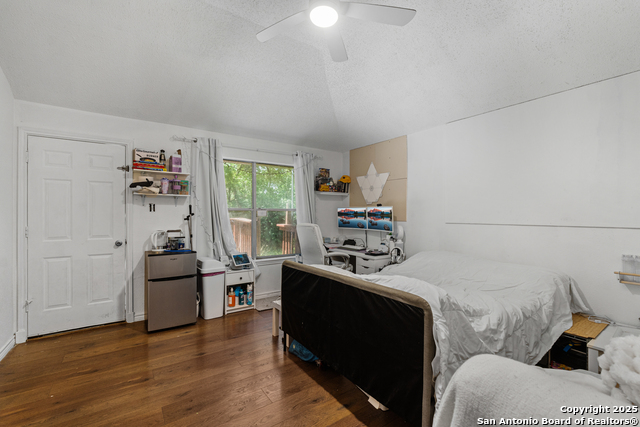 Image 9 of 18 For 15017 Baycliff