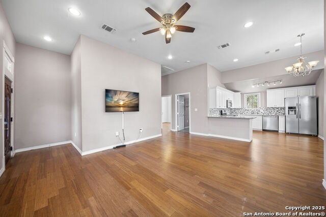 Image 11 of 40 For 718 Pine N 