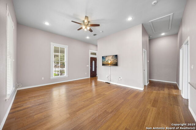 Image 13 of 40 For 718 Pine N 