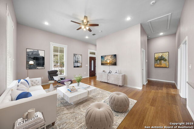 Image 14 of 40 For 718 Pine N 