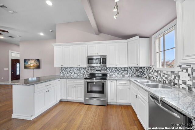 Image 17 of 40 For 718 Pine N 