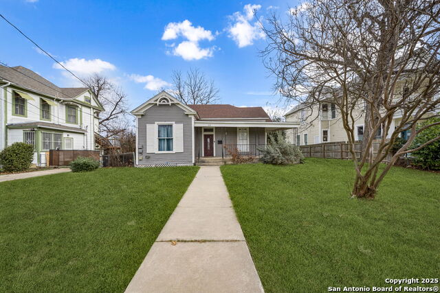 Image 2 of 40 For 718 Pine N 